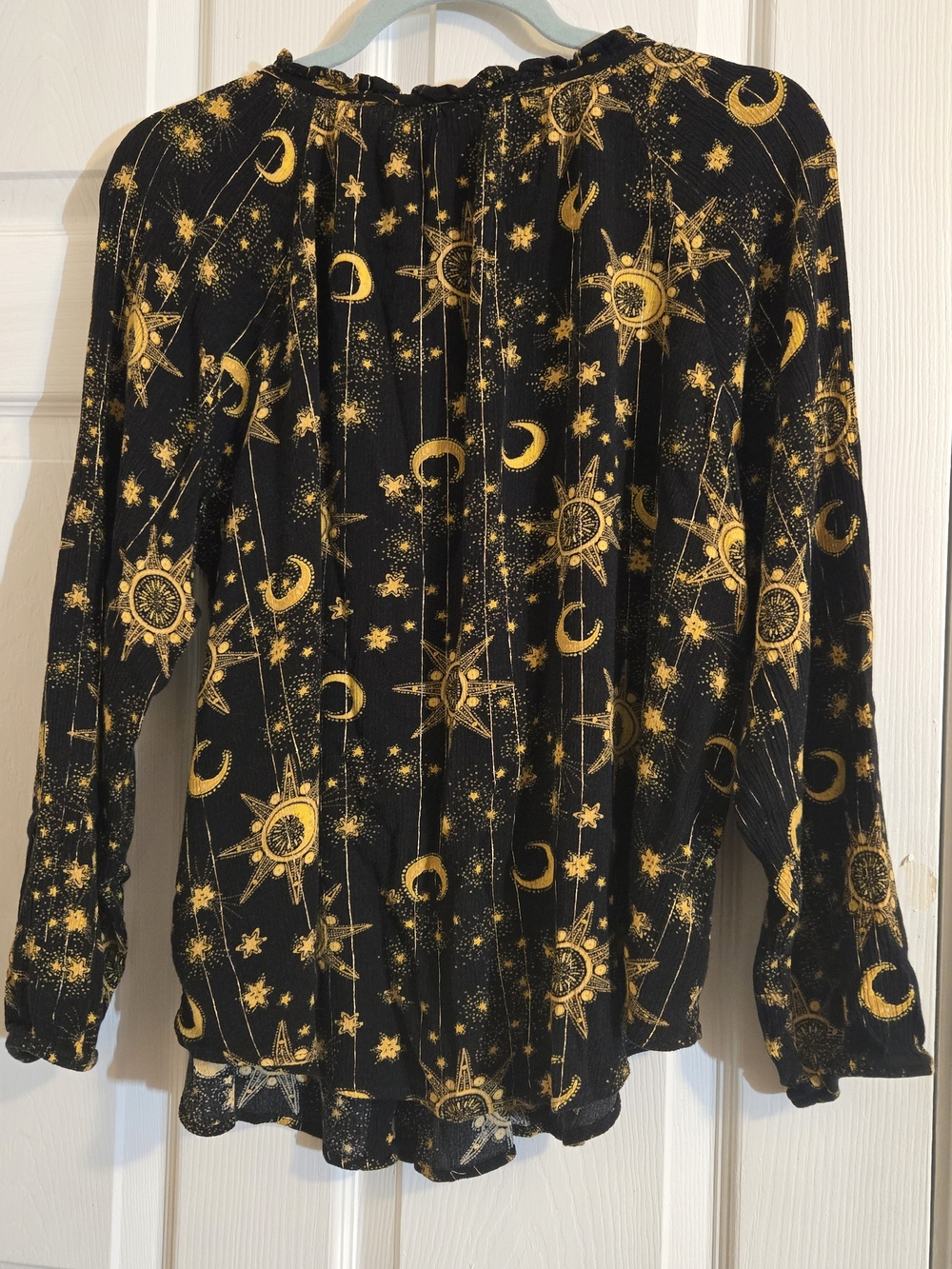 Torrid Black & Gold Celestial Print Button-Front Blouse - Picture 4 of 6